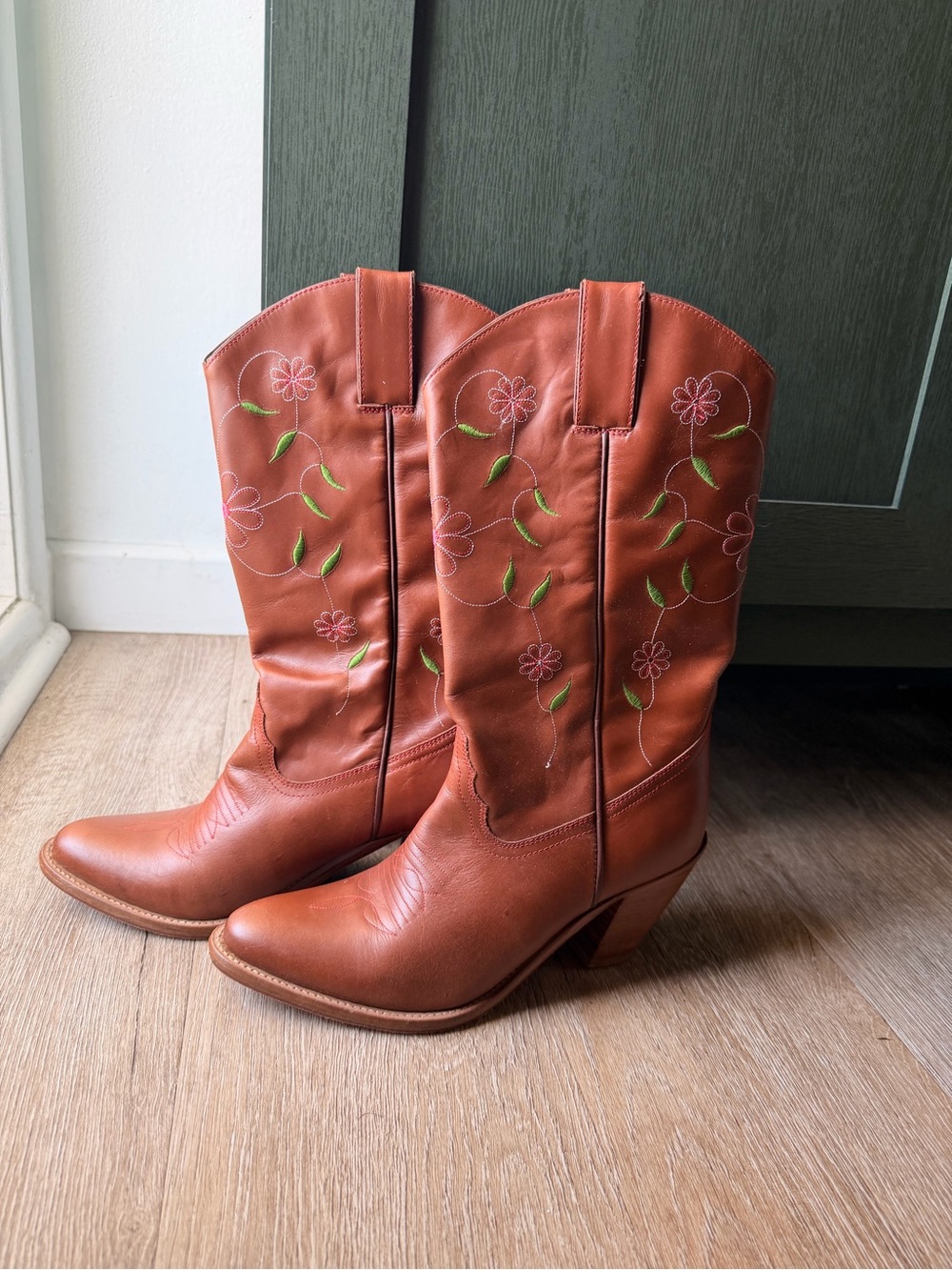 Dingo Brown Leather Western Floral Embroidered Heeled Cowboy Boots